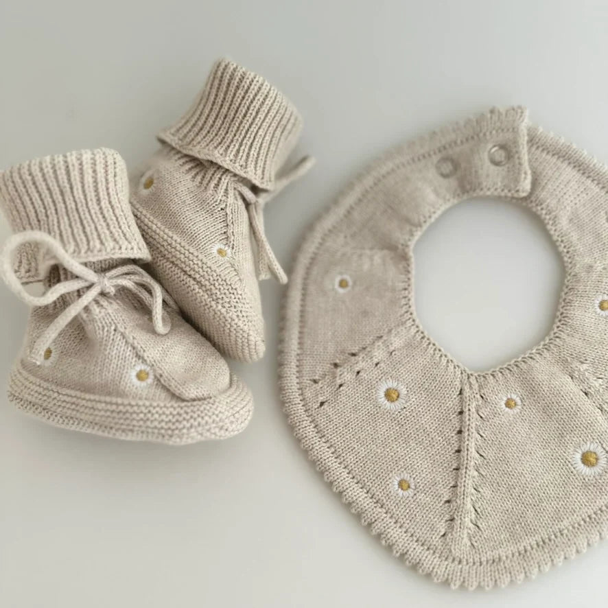 Strikket babysmekke – Petite Daisy